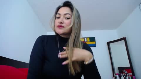 ximena online show from December 8, 1:47 pm
