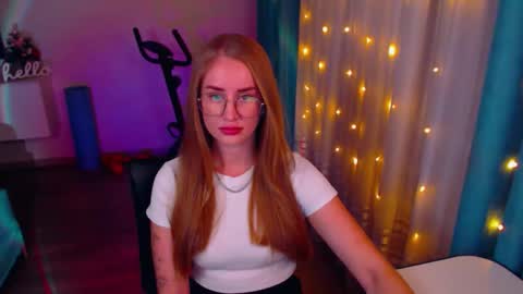 Snapshot of abigail_flex chatting on December 1, 6:41 pm Anna online show from December 1, 6:41 pm