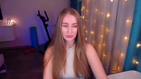 Snapshot of abigail_flex chatting on January 25, 3:20 pm Anna online show from January 25, 3:20 pm