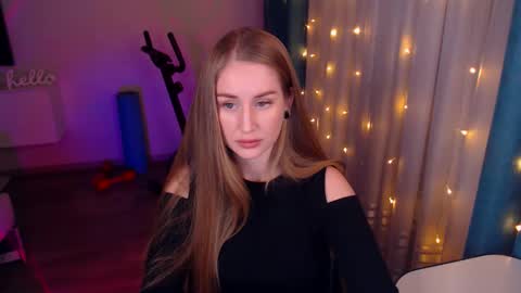 Snapshot of abigail_flex chatting on January 29, 7:43 pm Anna online show from January 29, 7:43 pm