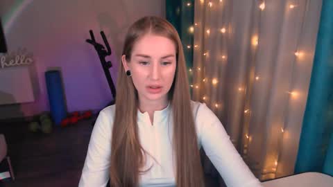 Snapshot of abigail_flex chatting on February 4, 7:55 pm Anna online show from February 4, 7:55 pm