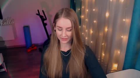 Snapshot of abigail_flex chatting on February 6, 6:56 pm Anna online show from February 6, 6:56 pm