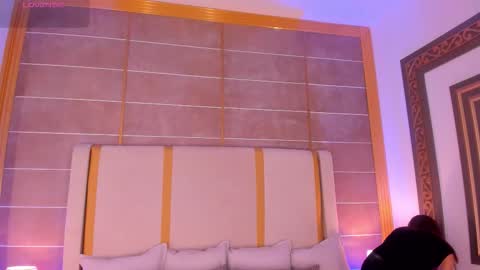    online show from October 9, 11:36 pm