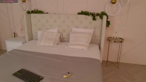 abigailforl online show from August 5, 5:10 am