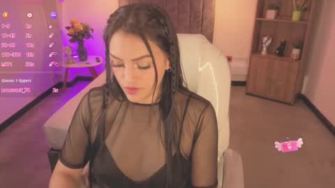 Snapshot of abiigaiil_ chatting on September 23, 8:23 pm Abigail online show from September 23, 8:23 pm