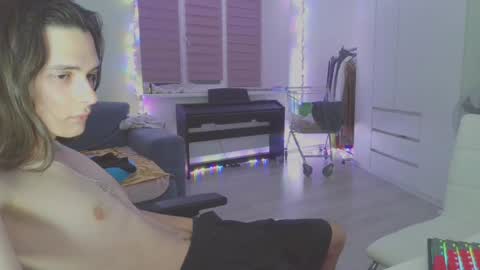 hi  cum in pvt noi extra tip online show from February 6, 2:48 pm