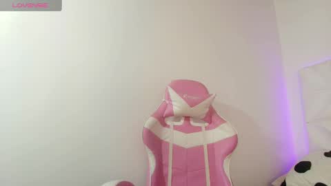 Snapshot of abril1_gh chatting on October 3, 10:34 am Abril online show from October 3, 10:34 am