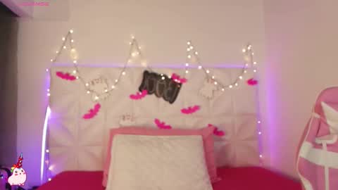 Snapshot of abril1_gh chatting on October 16, 9:43 am Abril online show from October 16, 9:43 am