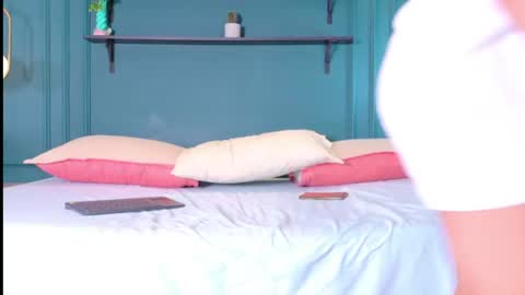 Snapshot of abril_jones10 chatting on June 14, 7:05 pm Abril jones online show from June 14, 7:05 pm