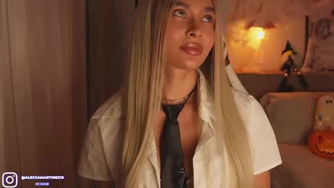 My name is Alexa. Please say hello I like to chat with you. If you have requests please use tip online show from October 7, 1:47 am