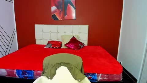 Snapshot of abrillee1 chatting on December 7, 5:04 am ABRIL online show from December 7, 5:04 am