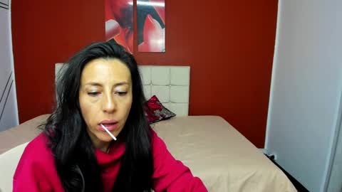 Snapshot of abrillee1 chatting on January 24, 9:17 am ABRIL online show from January 24, 9:17 am