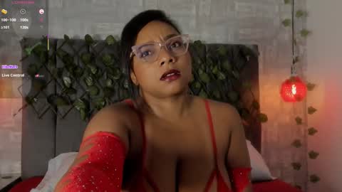 abrilsantana_ online show from November 4, 4:00 am