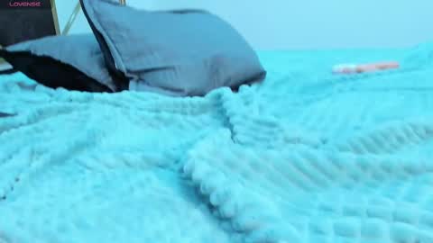 AbrilSonne online show from December 27, 7:18 am