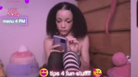 Snapshot of abruisedpeach chatting on May 9, 4:06 am Peach online show from May 9, 4:06 am