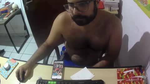 Snapshot of absinnto2016 chatting on February 4, 6:06 pm Luke 33 online show from February 4, 6:06 pm