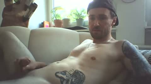 achix2704 online show from July 12, 8:49 am