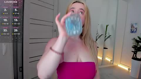 Anna FANSLY yesacid online show from October 12, 9:03 pm