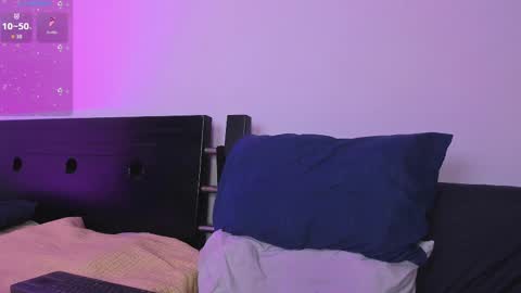 centric independent model   online show from September 26, 11:58 am