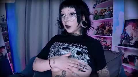 Snapshot of aciddroll chatting on January 9, 10:55 pm Acid or Iya vacation November 19 to November 26 online show from January 9, 10:55 pm