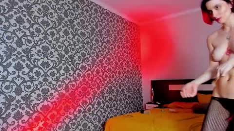 MAIYA online show from December 6, 7:43 am