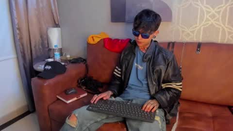 Acid Milo online show from December 7, 2:57 pm