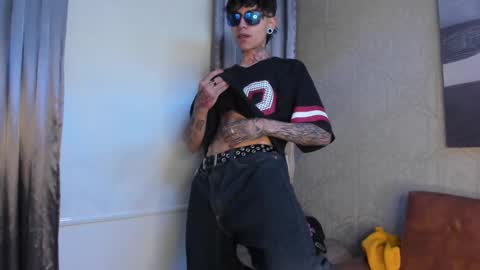 Acid Milo online show from December 14, 1:05 pm