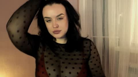 my inst   love inside 17 online show from December 24, 6:28 pm