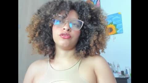 Snapshot of ada_gales_ chatting on September 24, 4:38 am  Isa  online show from September 24, 4:38 am