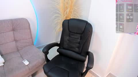    online show from September 15, 1:33 pm