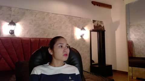 Adaira online show from November 18, 4:39 am