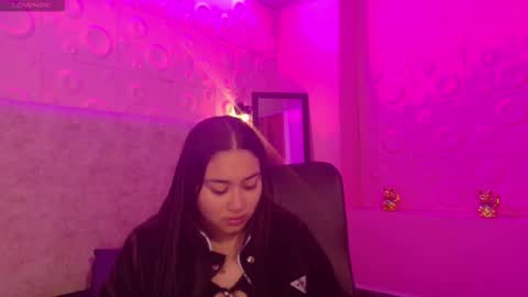 Adaira online show from December 5, 4:32 am