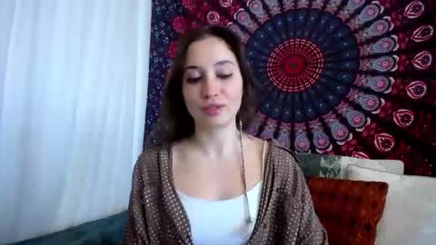 Adalyn online show from November 18, 7:24 am