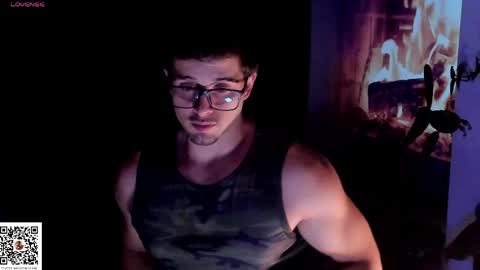 Snapshot of adam_bouton chatting on May 24, 2:38 am Adam online show from May 24, 2:38 am