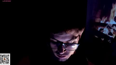 Snapshot of adam_bouton chatting on May 26, 12:17 am Adam online show from May 26, 12:17 am