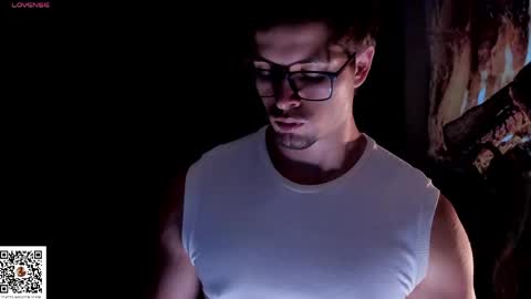 Snapshot of adam_bouton chatting on May 27, 2:52 am Adam online show from May 27, 2:52 am