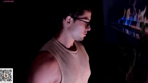 Snapshot of adam_bouton chatting on May 29, 1:25 am Adam online show from May 29, 1:25 am