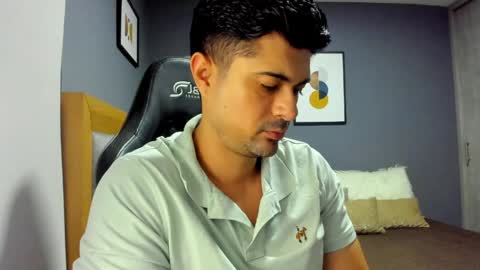 adam clarke online show from April 25, 1:52 am