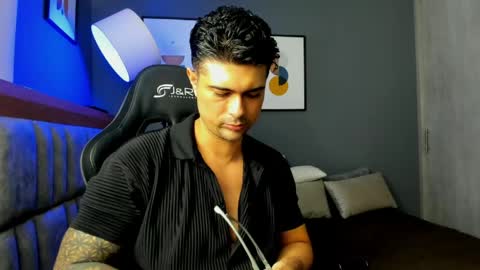 Snapshot of adam_clarke chatting on May 11, 1:33 am adam clarke online show from May 11, 1:33 am