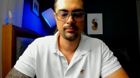 Snapshot of adam_clarke chatting on May 15, 2:40 am adam clarke online show from May 15, 2:40 am