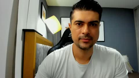 Snapshot of adam_clarke chatting on May 19, 2:18 am adam clarke online show from May 19, 2:18 am