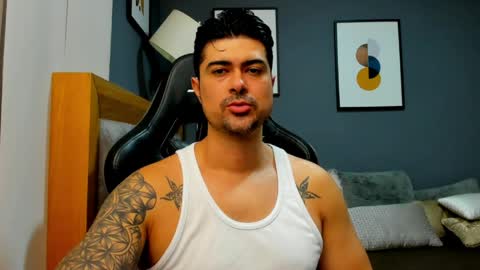 Snapshot of adam_clarke chatting on May 24, 8:41 am adam clarke online show from May 24, 8:41 am