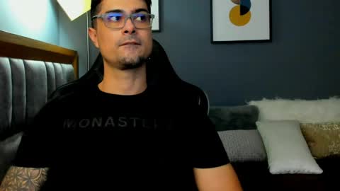 Snapshot of adam_clarke chatting on May 29, 2:09 am adam clarke online show from May 29, 2:09 am