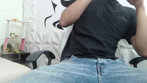 Snapshot of adam_evehotroom chatting on January 23, 8:13 pm adam_evehotroom online show from January 23, 8:13 pm