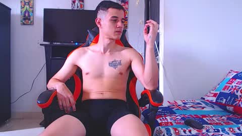 adam hot11 online show from March 12, 3:18 pm