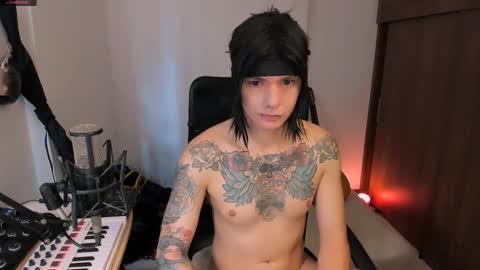 Snapshot of adam_rocket chatting on October 14, 1:34 pm Adam online show from October 14, 1:34 pm