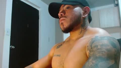 adam shilder7 online show from April 22, 2:14 am