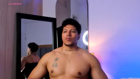 adambrocs1 online show from February 20, 11:27 pm