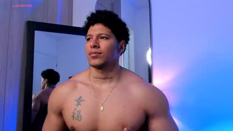 adambrocs1 online show from March 30, 7:04 pm