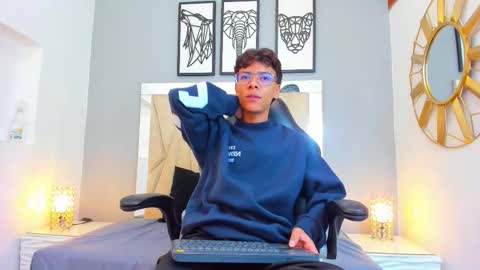 Adams Bobby online show from November 16, 11:38 am